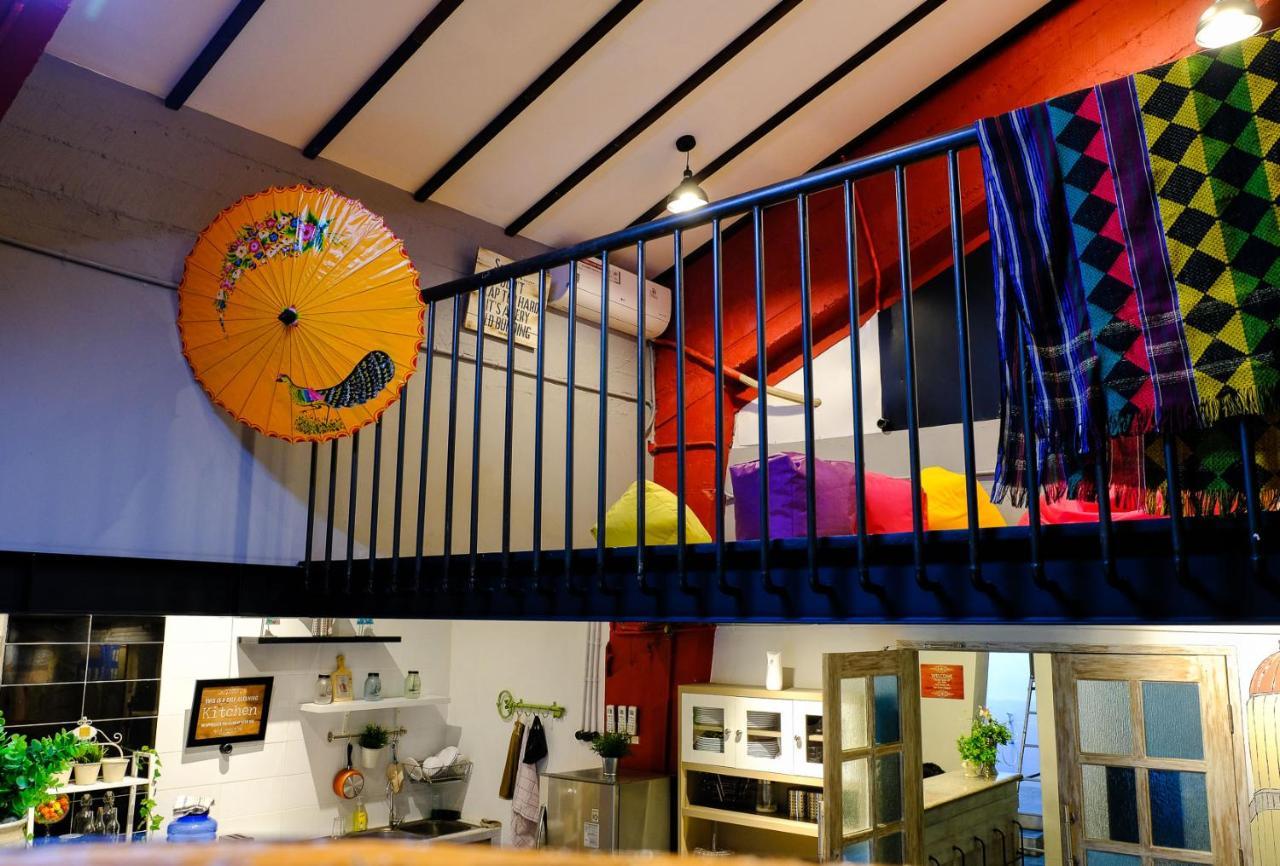 Mel'S Dorm Hostel Jakarta Exterior photo