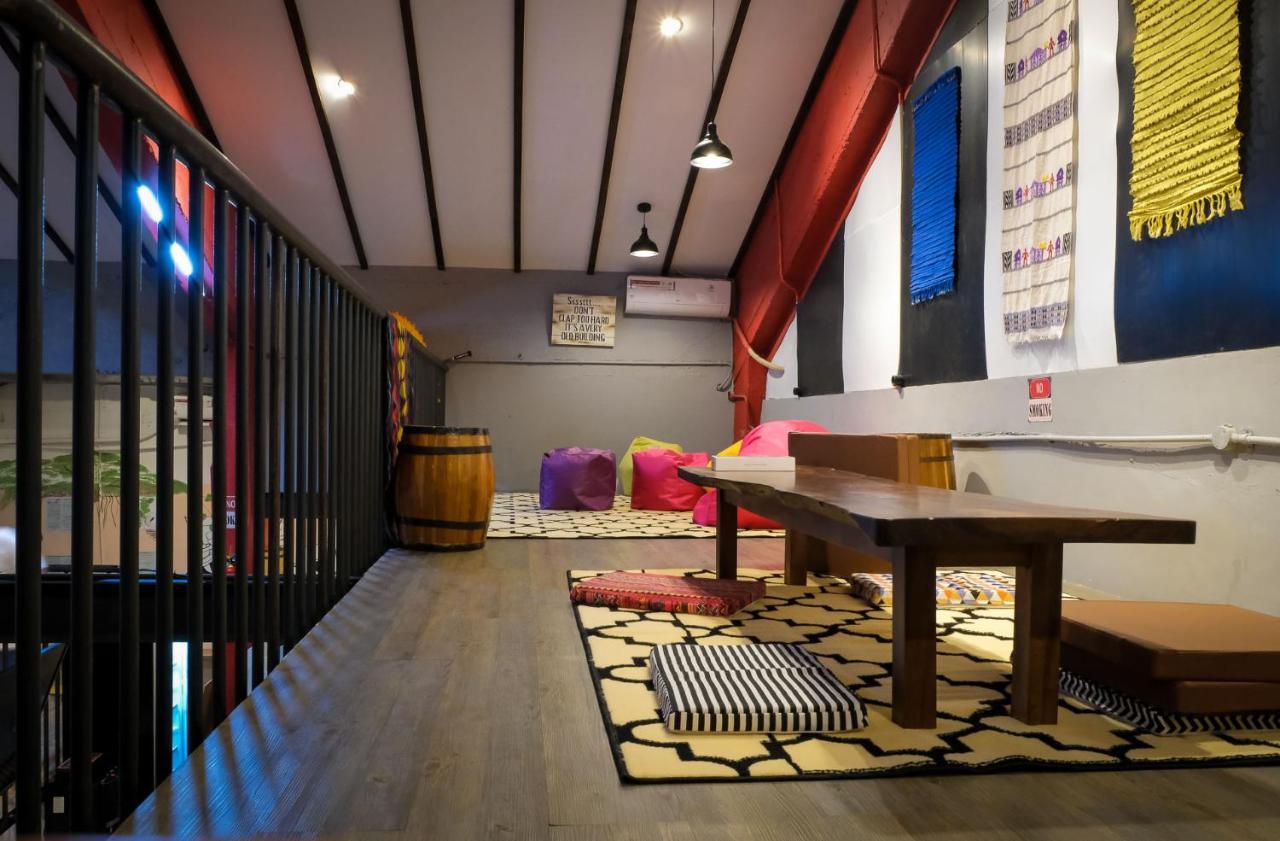 Mel'S Dorm Hostel Jakarta Exterior photo