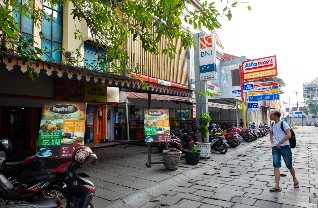 Mel'S Dorm Hostel Jakarta Exterior photo