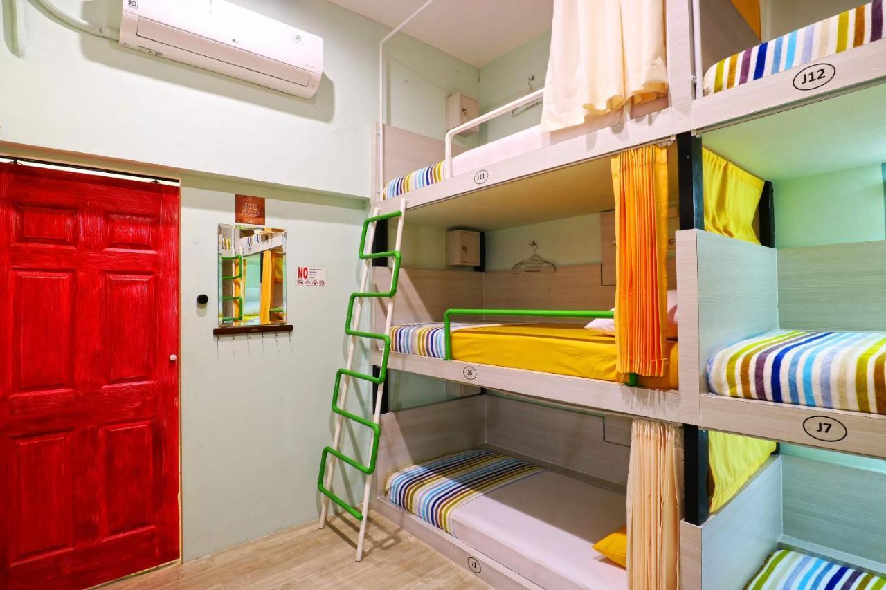 Mel'S Dorm Hostel Jakarta Exterior photo