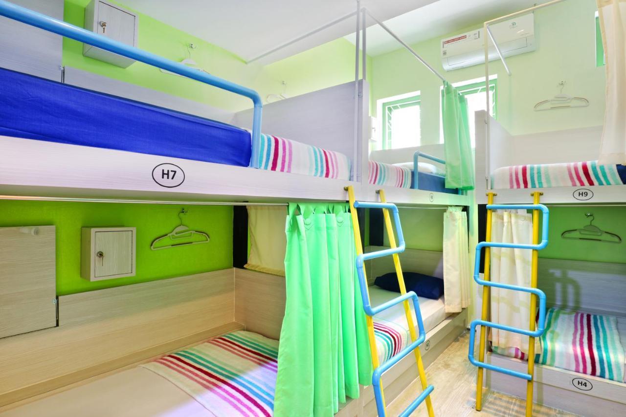 Mel'S Dorm Hostel Jakarta Exterior photo