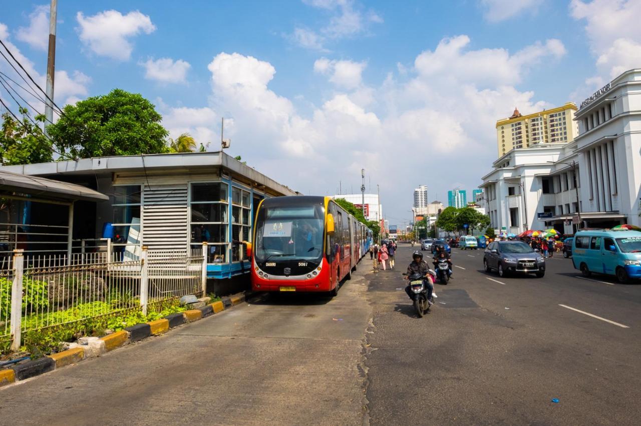 Mel'S Dorm Hostel Jakarta Exterior photo