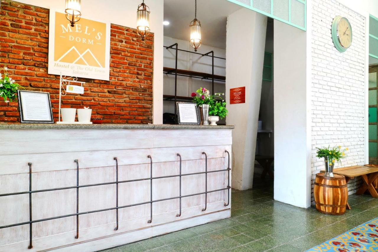 Mel'S Dorm Hostel Jakarta Exterior photo
