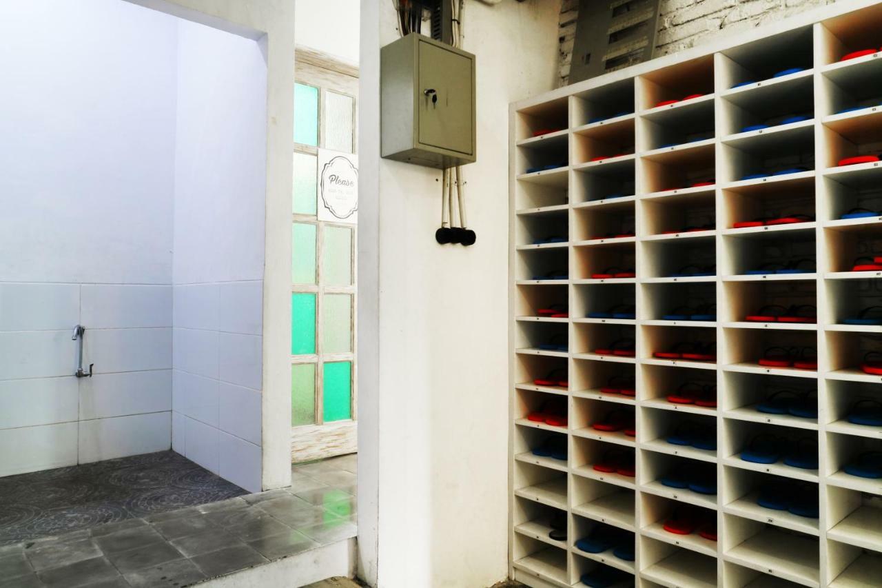 Mel'S Dorm Hostel Jakarta Exterior photo