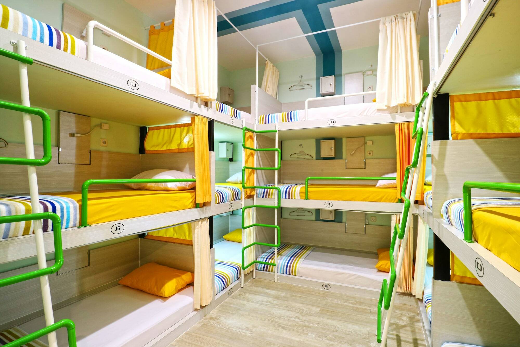 Mel'S Dorm Hostel Jakarta Exterior photo