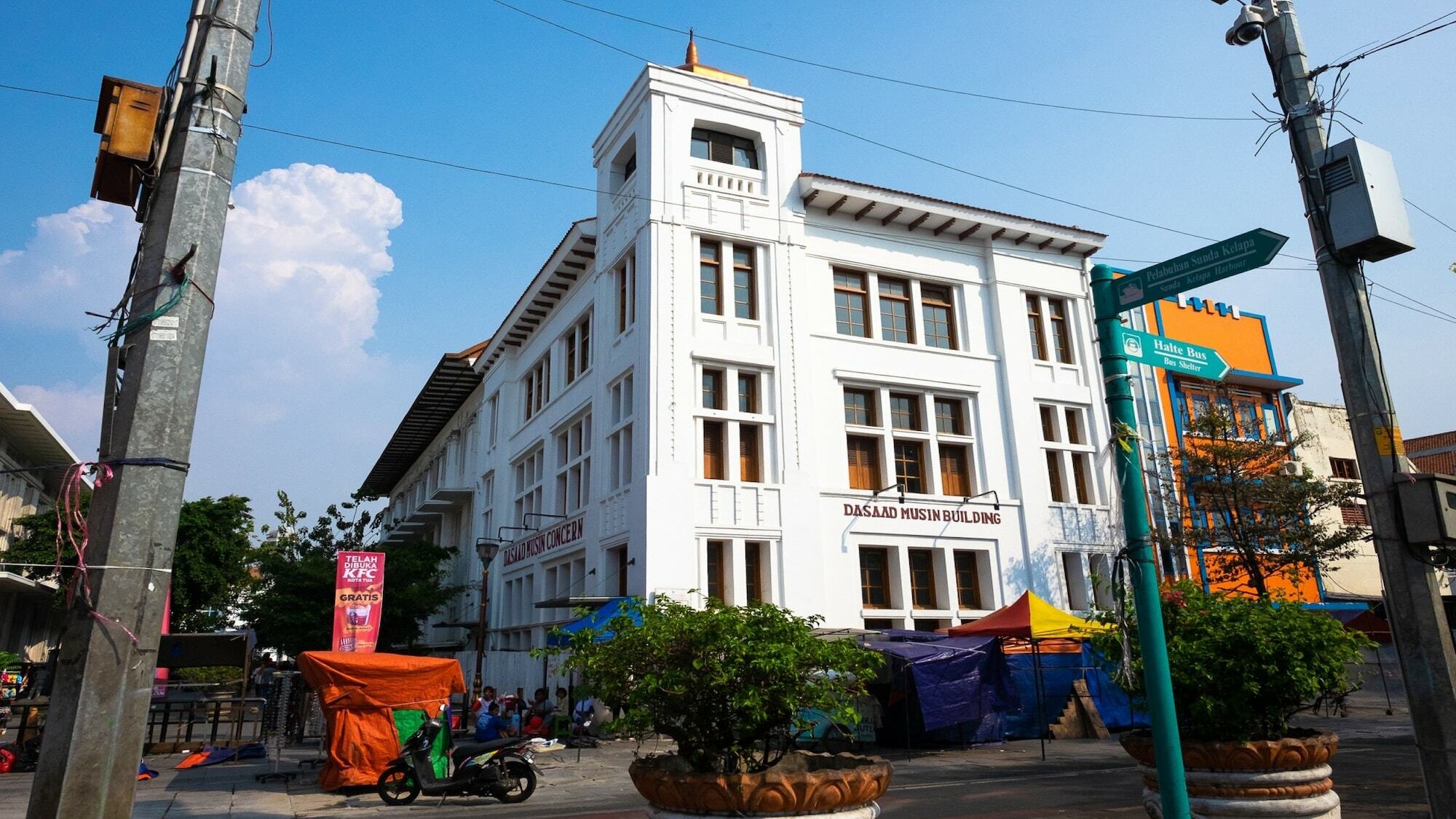 Mel'S Dorm Hostel Jakarta Exterior photo
